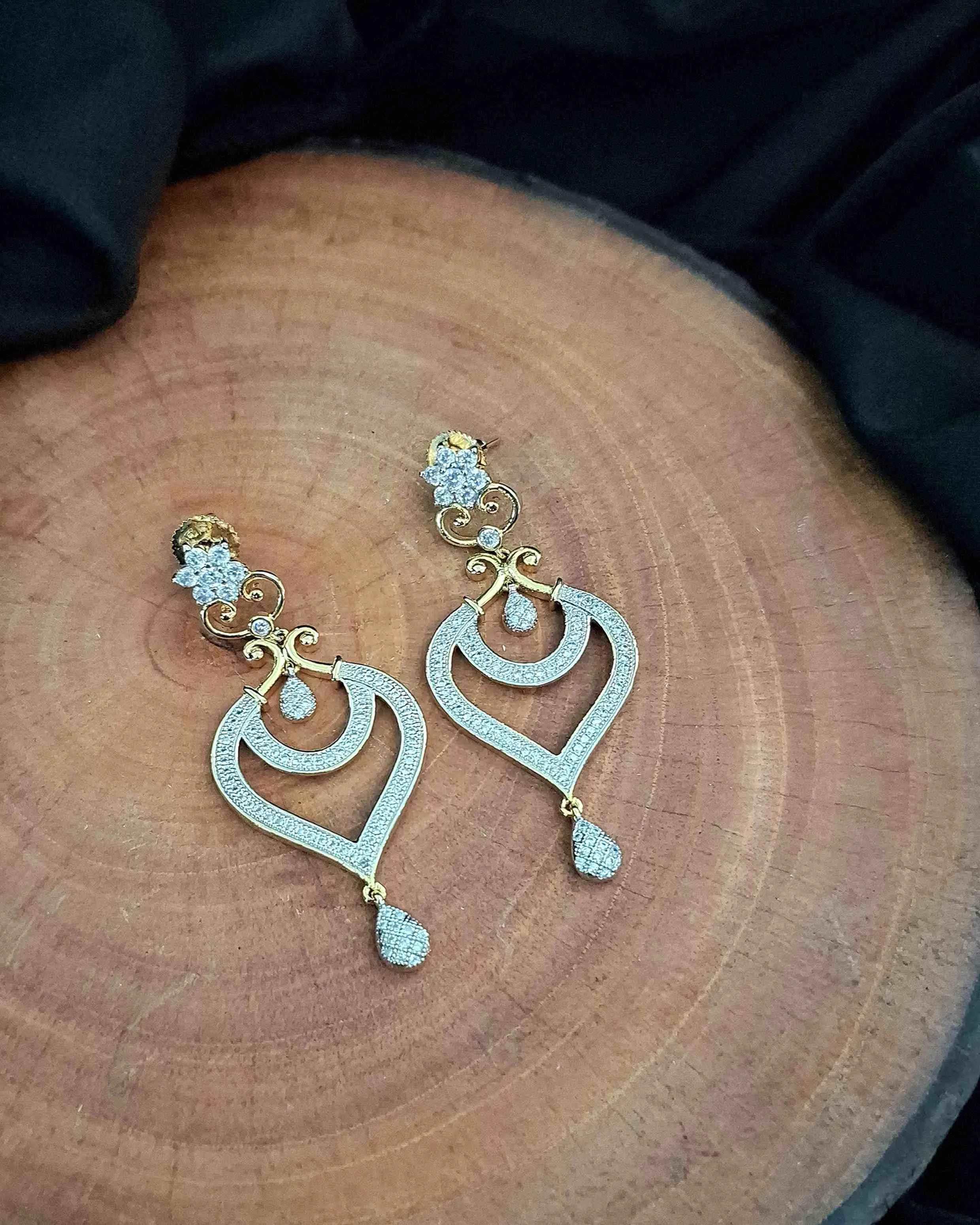 Zevarly Nivisha Ad Earrings